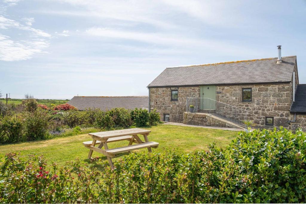Porthcurno Barns, The Cart Lodge - Cosy Cottage, Walk To Porthcurno Beach, Pedn Vouder & Minack Theatre Penzance Exterior photo
